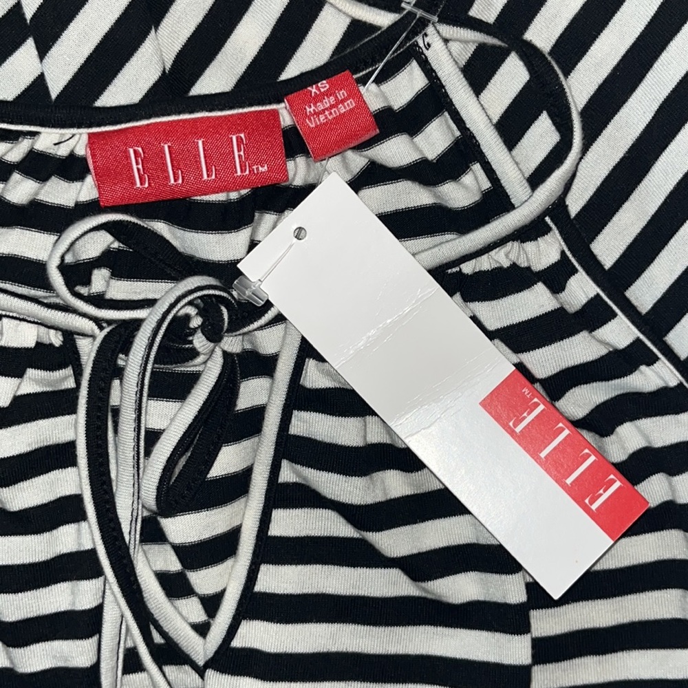 Elle NWT Size XS Black & White Stripe High Neckline Keyhole Fit & Flare Dress - Picture 5 of 5